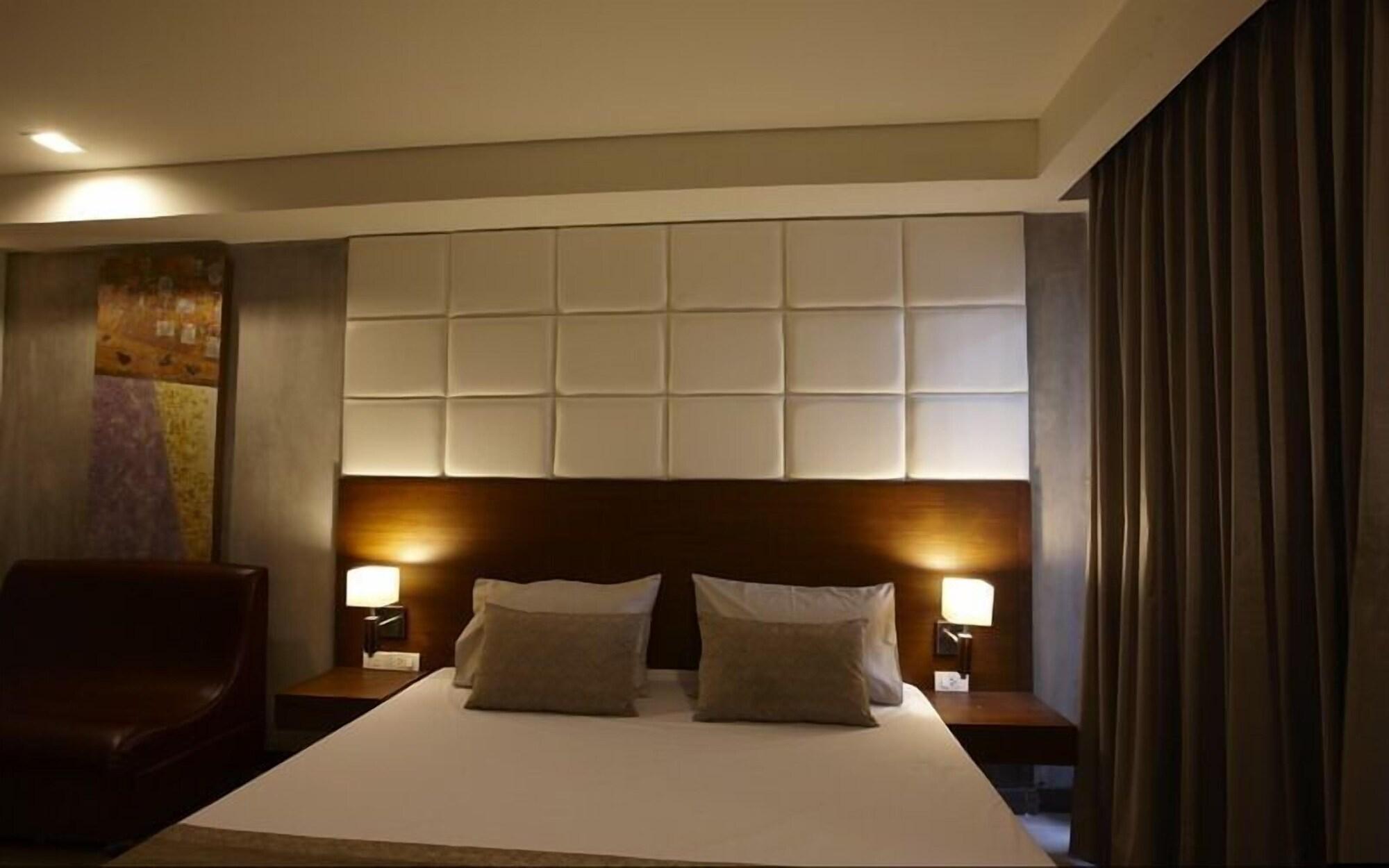 Collection O The Bangkok Cha Cha Suite Banguecoque Exterior foto