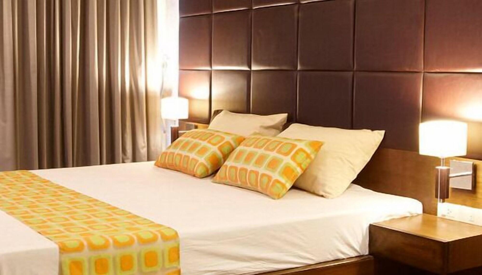 Collection O The Bangkok Cha Cha Suite Banguecoque Exterior foto