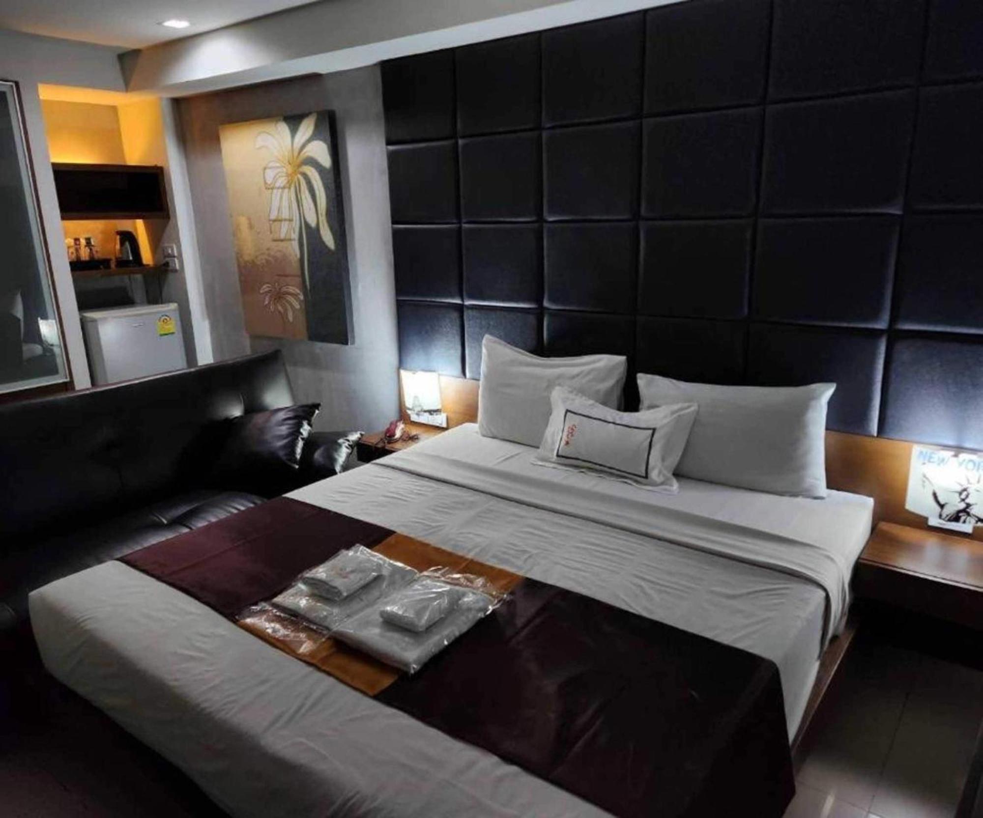 Collection O The Bangkok Cha Cha Suite Banguecoque Exterior foto